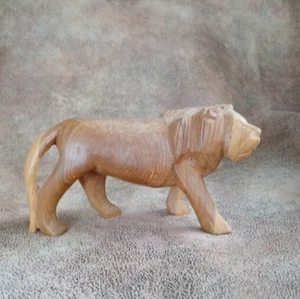 Statuina leone africano in legno intagliato a mano Kenya anni 70 - Foto 1 di 5