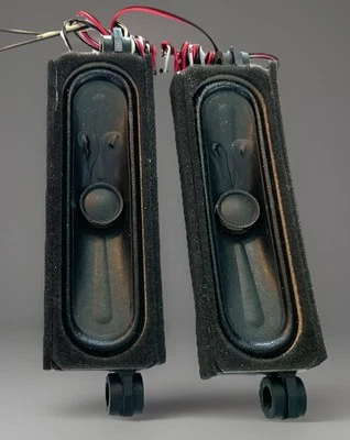 Juego de altavoces de TV RCA RLDED5098-B-UHD repuesto 8 ohmios 10 vatios Foto 1 de 4