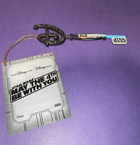 Key Star Wars Disney Store May the 4th Be With You Opening Ceremony Lichtschwert - Bild 1 von 4