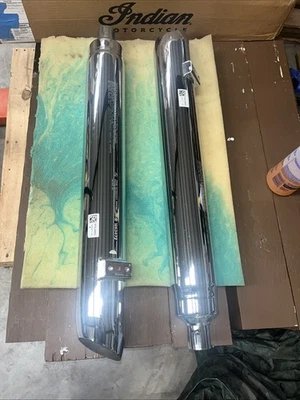 Silenciadores de escape Indian Chief 2020 vintage ligeramente usados buen estado Foto 1 de 4