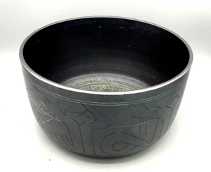 Cuenco exterior grabado vintage de metal tibetano de 10" con imagen impresa interior - Imagen 1 de 12