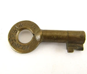 Vintage Bras Key - Picture 1 of 9
