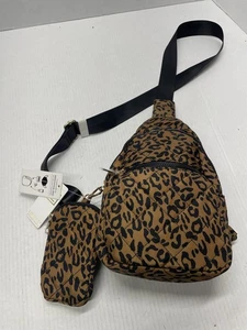 Zaino Urban Expressions Sling stampa leopardata NUOVO - Foto 1 di 6