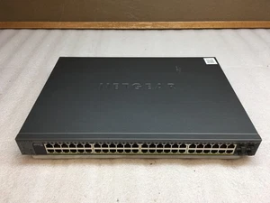 48-portowy gigabitowy inteligentny przełącznik Netgear ProSafe GS752TP z PoE i 4 portami SFP - Zdjęcie 1 z 9