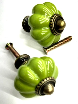 4 perillas de cajón de gabinete de cocina de vidrio verde hierba botella de coque depresión latón Foto 1 de 4