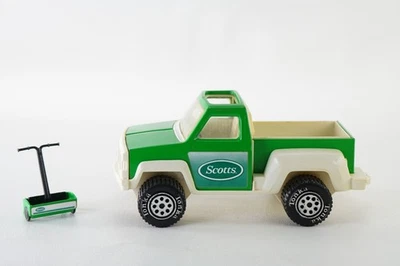 Tonka Scotts Lawn Service Pick-up Truck and Fertilizer Spreader 9" long #FB226 - Image 1 of 4
