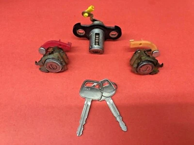 Toyota Highlander 2001-2007 conductor pasajero maletero cerradura puerta cilindro conjunto OEM! Foto 1 de 2