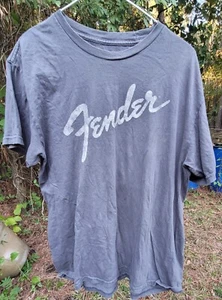 fender guitar light gray adult L t shirt nice shape see pics - Picture 1 of 4