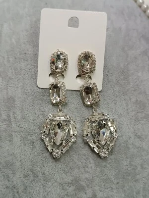 Orecchini con strass color argento simil Swarowsky a clips - Immagine 1 di 2