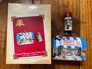 HALLMARK ORNAMENT 2004 Lunch Wagon for Porky Pig, SET OF 2, Lunch Box Thermos - Picture 1 of 1
