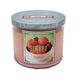 Bath & Body Works Sweet Shop Erdbeersorbet 14,5oz 3 Docht Kerze Neu Selten - Bild 1 von 3