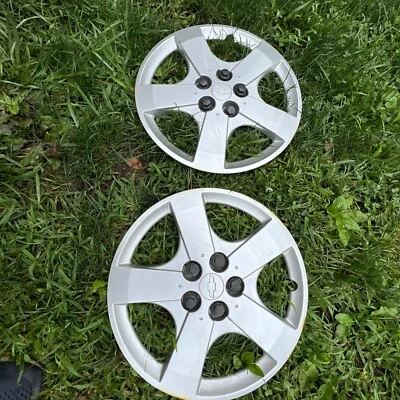 (2) Tapacubos Chevy Cavalier 15" 2003-2005. Cubierta de rueda. Atornillable. OEM. USADO 9594665 Foto 1 de 4