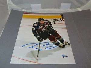 Autógrafo foto firmado por Peter Forsberg de la avalancha de Colorado 8x10 Beckett BAJO CERTIFICADO DE AUTENTICIDAD 1C - Imagen 1 de 4