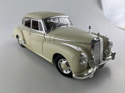 Ricko 1:18 Mercedes Benz TYPE 300C Limousine 1955 "IVORY" DIE-CAST - Bild 1 von 4