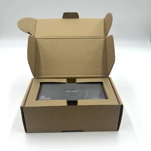 Monoprice Blackbird 8K Dual Function Splitter/Switch 1x2 Splitter or 2x1 Switch - Picture 1 of 2