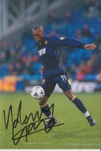 MARCUS GAYLE HANDSIGNIERTES 6X4 FOTO AFC WIMBLEDON FOOTBALL AUTOGRAMM 1 - Bild 1 von 1