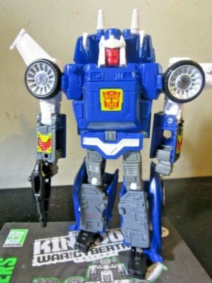 2021 Transformers Generations WFC Deluxe Autobot Tracks Action Figure Hasbro~ - Image 1 of 4