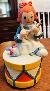 De colección. Caja de Música Coleccionable Musical Schmid Raggedy Ann NUEVA Aún De Colección - Imagen 1 de 6