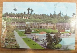 The Hilton inn, on highway 99 , Seattle- Tacoma internacional Airport- Postcard - Picture 1 of 2