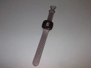 Fitbit Versa 3 Smartwatch Fitness Activity Tracker Watch (Cracked) - Picture 1 of 7
