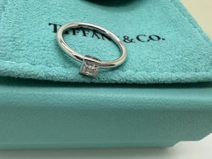 Tiffany Co Platin Diamant Prinzessschliff Zargenring Größe 5 - Bild 1 von 7