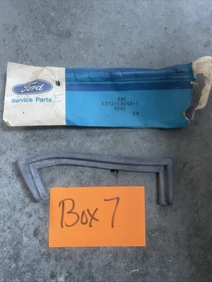 Componentes de calefacción FORD OEM 87-88 F Super Duty - sello de núcleo de calentador E3TZ18658F Foto 1 de 2