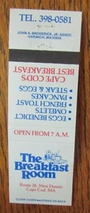 WEST DENNIS, MASSACHUSETTS MATCHBOOK COVER: BREAKFAST ROOM EMPTY MATCHCOVER -D - Picture 1 of 1
