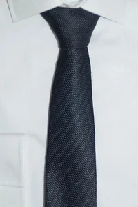 Corbata HUGO BOSS TAILORED, 100% seda, hecha a mano en Italia - Imagen 1 de 7
