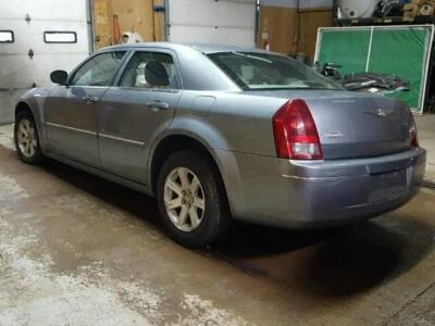 Used Front Left Lower Forward Lower Control Arm Front fits: 2006 Chrysler 300 RW Foto 1 de 4