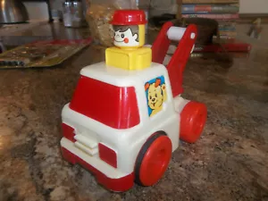 Vintage / Antique 1980 UNIMAX Tow Truck Plastic Pop Up Man - Picture 1 of 7