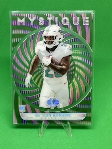 De'Von Achane 2023 Panini Illusions Mystique #9 RC Emerald Miami Dolphins - Imagen 1 de 2
