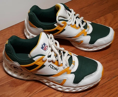 Men's 9 NFL Green Bay Packers REEBOK RB805 FLU Sneakers Team Colors! Cover
