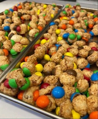 冷冻干燥 M-Puffs - 美味焦糖可重新密封 4 盎司。 包 — 第 1/2 张图片