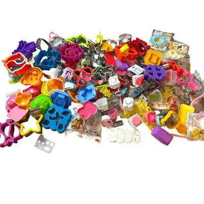 Sandwich Cutter and Cookie Cutter lot to make Fun Lunches - Bild 1 von 4