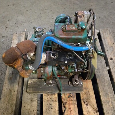 沃尔沃 Penta 型号 MD7A 船用柴油 2 气缸 13.5 马力发动机 带齿轮 — 第 1/4 张图片