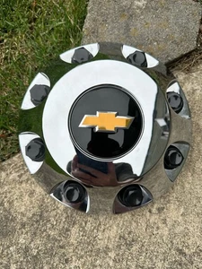 2011-2019 Chevy Silverado 3500 OEM Wheel Center Hub Cap DUALLY FRONT 9597796 - Picture 1 of 8
