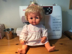 Vintage Tiny Tears Doll - 1970s 3/4 Blond Hair Blue Eyes . Original dress and p - Picture 1 of 4