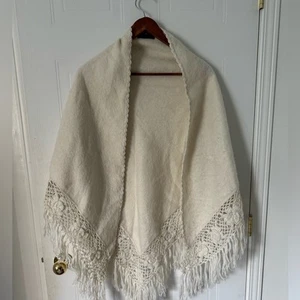 Importations Maria 100% Alpaca wool Handmade Natural Crochet Trim Poncho - Picture 1 of 9