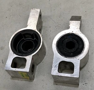 VW Golf Mk5 Mk6 R Pair Front Lower Control Arm Mount With Solid Bush 1K0407151AC - Picture 1 of 8