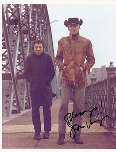 DUSTIN HOFFMAN UND JON VOIGHT MIDNIGHT COWBOY HANDSIGNIERTES FOTO C0A - Bild 1 von 2