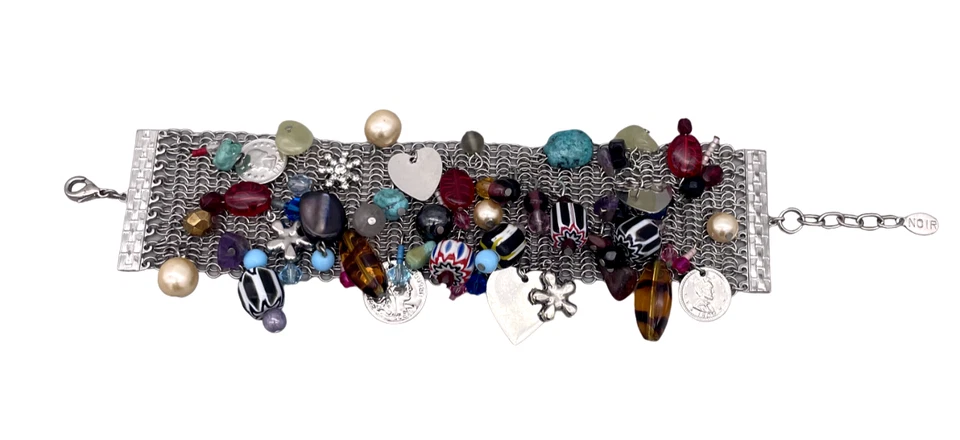 Pulsera Noir Multi Dije Malla Corazón Moneda Perla Estrás Tono Plata  Foto 1 de 4