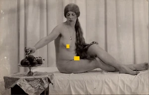 20er Jahre Flapper Ära gewagtes Aktfoto Frau Pose - Bild 1 von 4