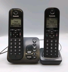 Panasonic KX-TGC220E Telefon bezprzewodowy Para i podstawowa sekretarka Telefon stacjonarny Czarny - Zdjęcie 1 z 7