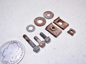 95 YAMAHA YZ250 GUARDABARROS TRASERO PROTECCIÓN SALPICADURAS DE BARRO PERNOS DE MONTAJE Y TUERCAS DE CLIP - Imagen 1 de 6