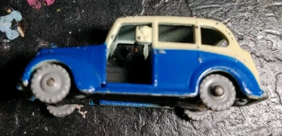 Vintage Dinky Toys Dublo 1:76 Austin Taxi Car #067 - Many Vintage Items Avail - Image 1 of 4