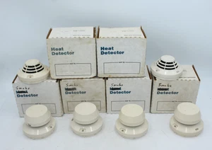 QTY:6 Johnson Controls 5551J (2) Heat Detector Head, (4) Smoke Detectors CPX-551 - Picture 1 of 9