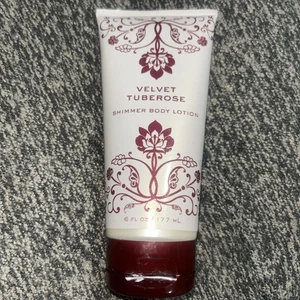 Bath & Body Works VELVET TUBEROSE Shimmer Lotion 6 oz Very Rare RETIRED - Picture 1 of 3