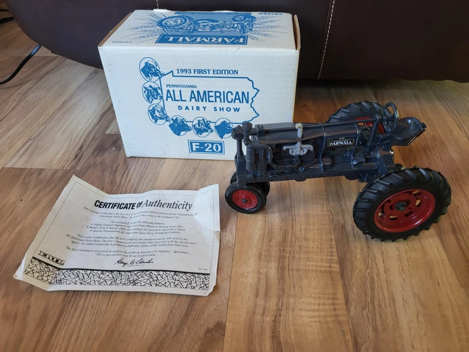 ERTL McCormick-Deering Farmall F-20 1932 All American Dairy Show Tractor - Image 1 of 4