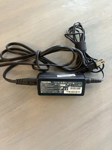 Genuine Original OEM PA3822U-1ACA 19V 2.37A 45W AC Adapter for TOSHIBA Laptop - Picture 1 of 5