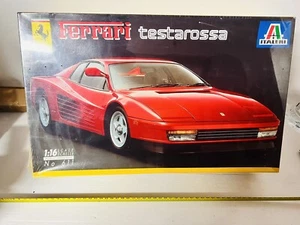 FERRARI TESTAROSSA KIT DI MONTAGGIO ITALERI 1:16 COD 611 RARE!!! - Foto 1 di 4